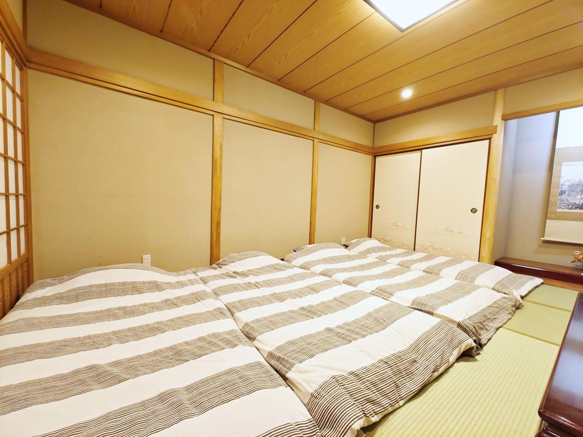 清潔#快適#広々なんば駅徒歩8分#9名宿泊可#Wi-Fiswitch#大画面tv Osaca Exterior foto